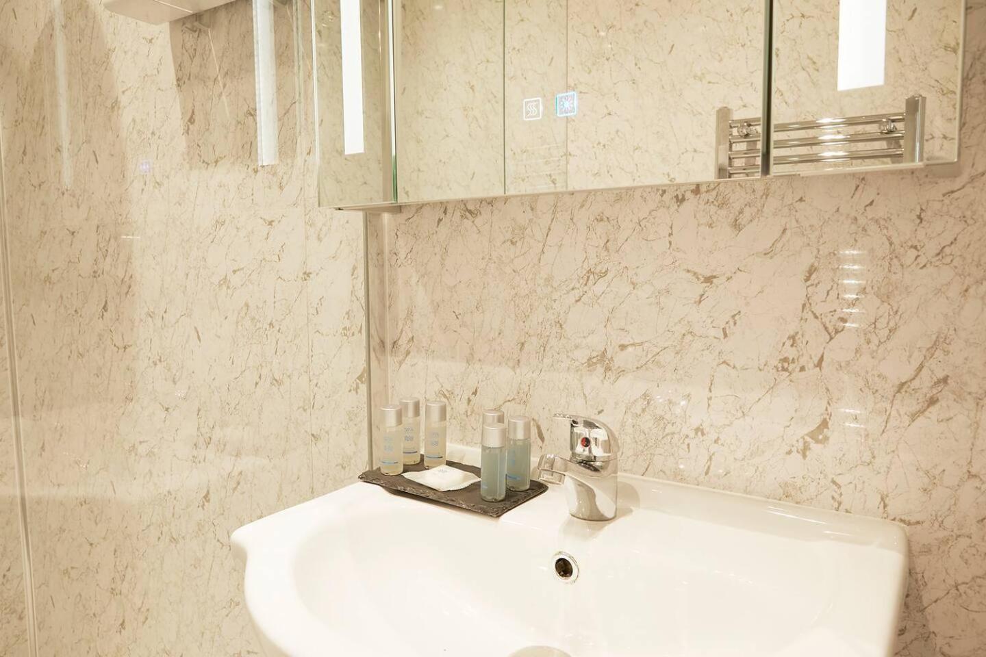 סקארבורו Sea View Serenity Breath Taking Sea View Sleeps 4 מראה חיצוני תמונה